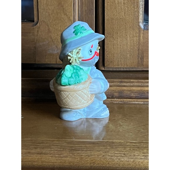 Vintage Li'l Vagabond Clown with Shamrocks Basket of Shamrocks - Picture 3 of 5
